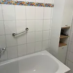 Apartment, Balkon, Sonnig, Wifi, Parkplaetze, Naehe Zentrum Lägenhet *