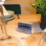 Apartment, Balkon, Sonnig, Wifi, Parkplaetze, Naehe Zentrum Lägenhet Jena