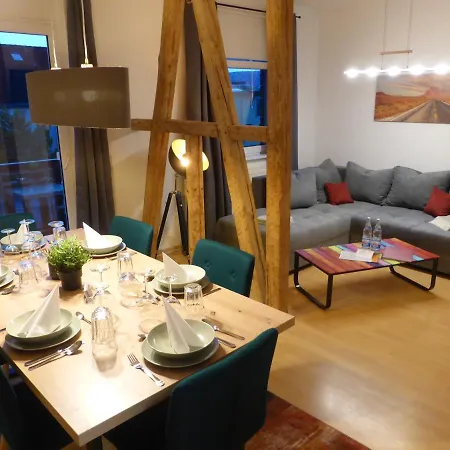 Apartment, Balkon, Sonnig, Wifi, Parkplaetze, Naehe Zentrum