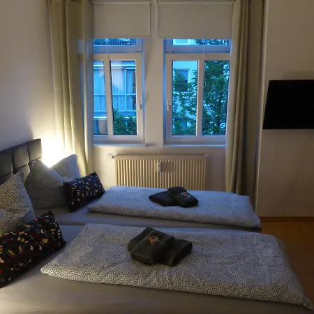 Apartment, Balkon, Sonnig, Wifi, Parkplaetze, Naehe Zentrum Appartement Iéna