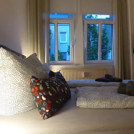 Appartement Apartment, Balkon, Sonnig, Wifi, Parkplaetze, Naehe Zentrum