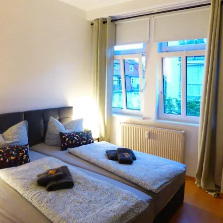 Appartement Apartment, Balkon, Sonnig, Wifi, Parkplaetze, Naehe Zentrum Iéna