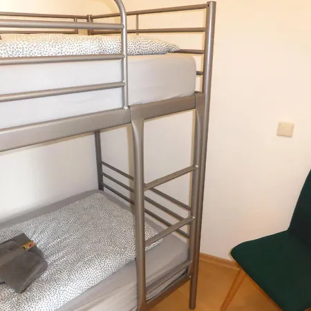 Apartment, Balkon, Sonnig, Wifi, Parkplaetze, Naehe Zentrum Lägenhet *