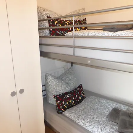 Apartment, Balkon, Sonnig, Wifi, Parkplaetze, Naehe Zentrum Lägenhet