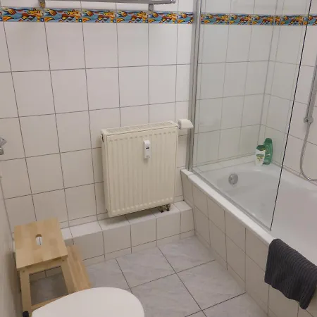 Appartement Apartment, Balkon, Sonnig, Wifi, Parkplaetze, Naehe Zentrum Iéna